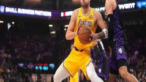 布朗塔图姆率凯尔特人横扫76人，联手贡献34分双星熠熠生辉